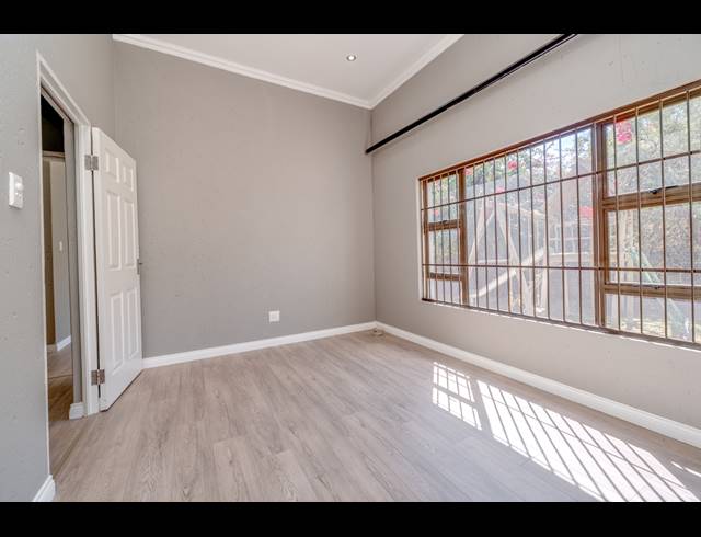 5 BEDROOM HOUSE FOR SALE IN KLEVEHILL PARK